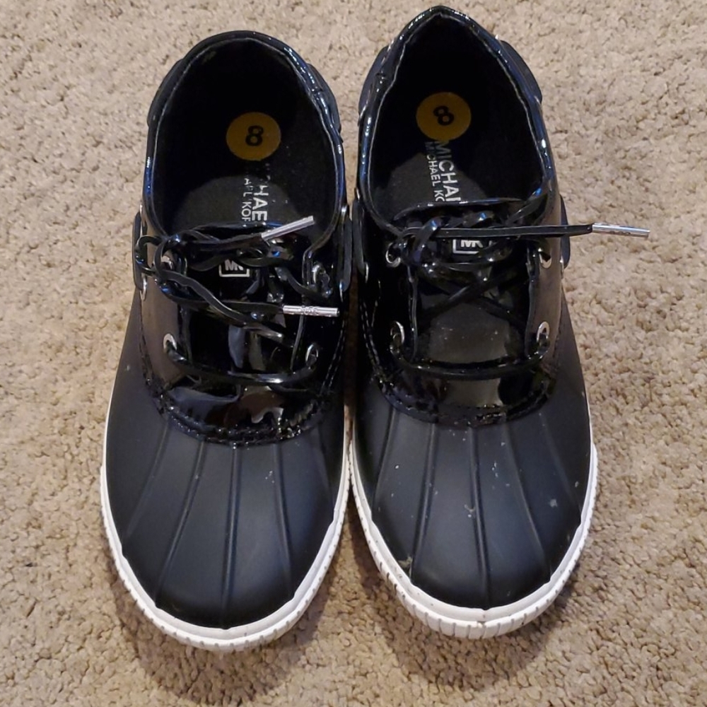 Rain shoes